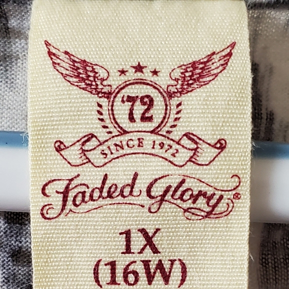 Cold Shoulder Top - Picture 6 of 9